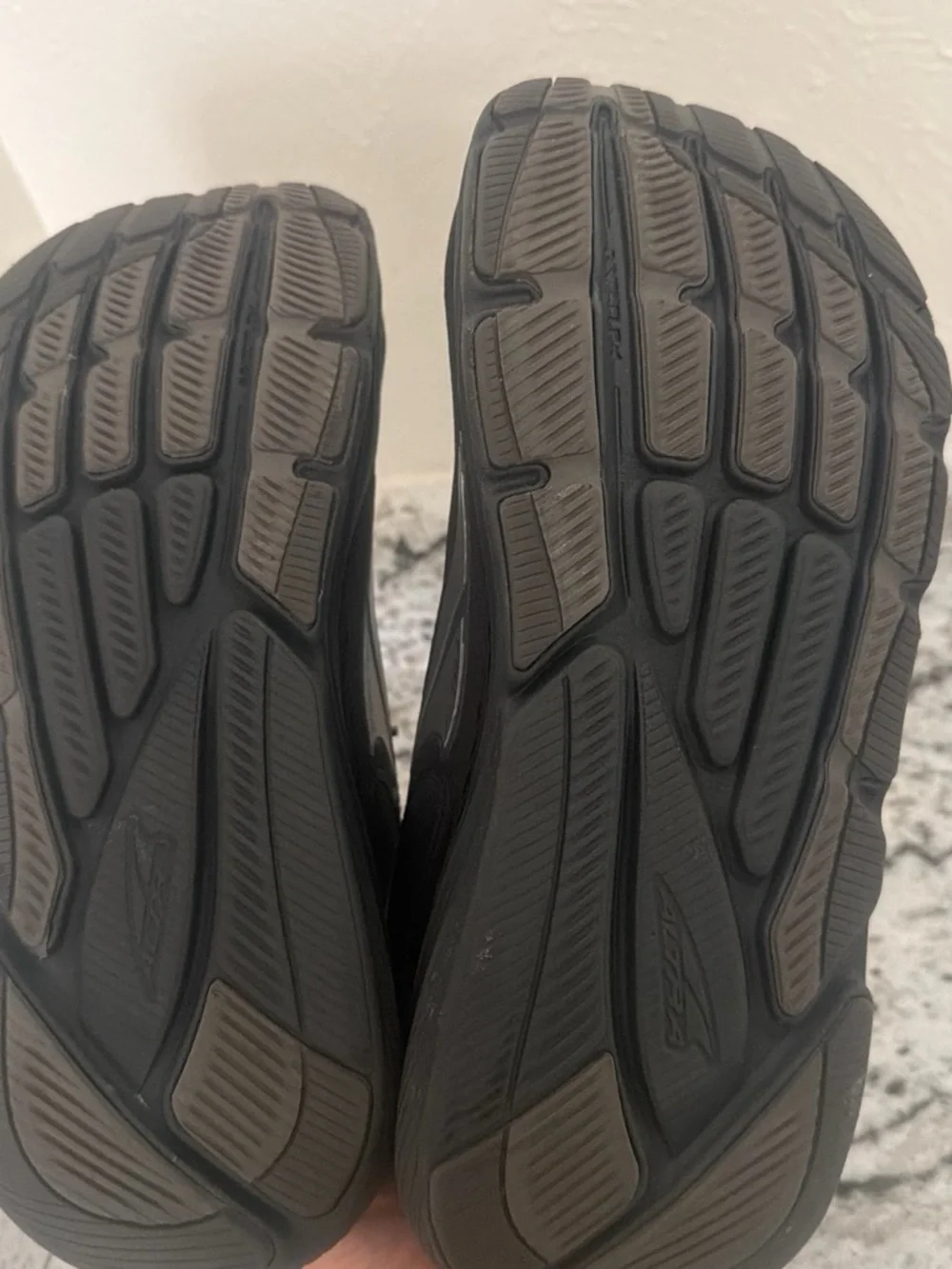 Altra Women's Black Running Shoes with Cushioned Support, has no insoles